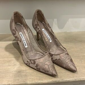 Manolo lace pumps. Rose/bronze/taupe colour. A true neutral